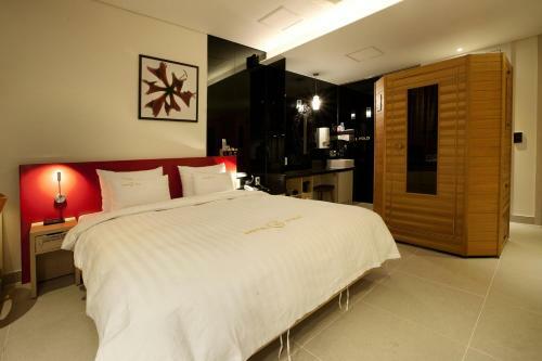 Polo Tourist Hotel