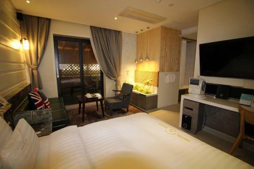 Polo Tourist Hotel
