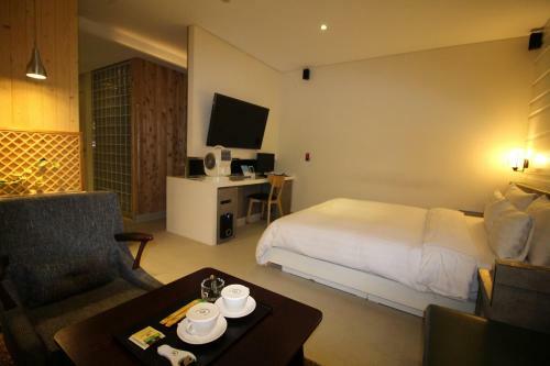 Polo Tourist Hotel