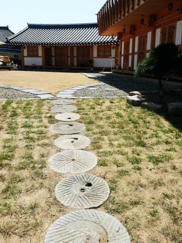 Hostal Gyeongju Happy Village Syeobul