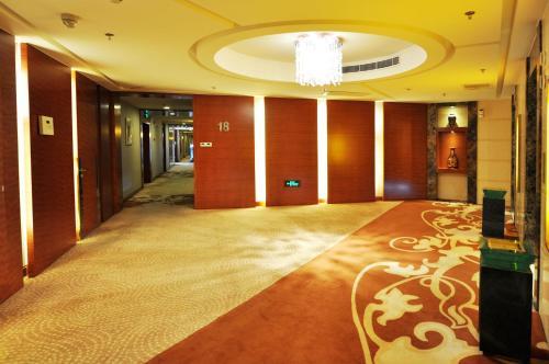 Hotel Howard Johnson Caida Plaza Shanghai