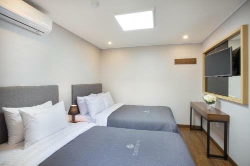The Bs Hotel Busan Station