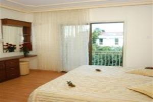 Hotel Riverside Garden Resort