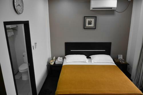 Hostal Mini Platinum Guest House