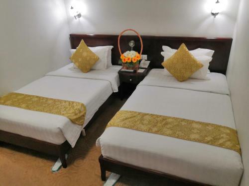 Green Leaf Hotel