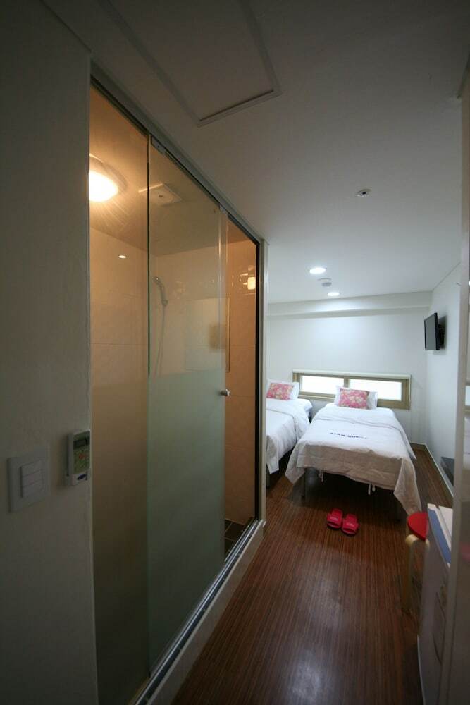 Hostal Star Guest Oneroomtel