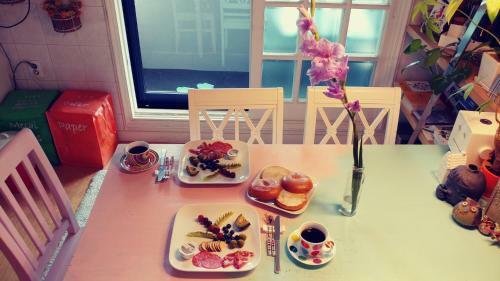 Hostal Urbanwood Guesthouse