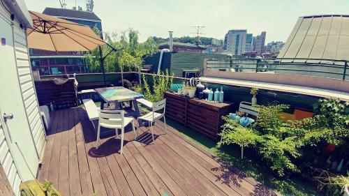 Hostal Urbanwood Guesthouse