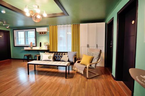 The One Hostel Hongdae In Seoul