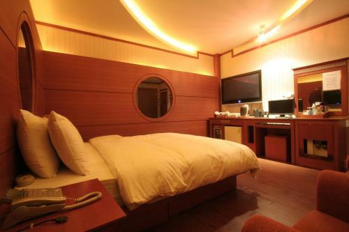Utopia Hotel