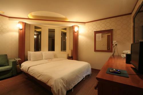 Utopia Hotel