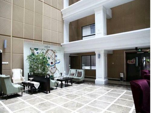 Ring Service Apartment No.8 On The East