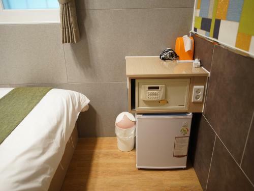 Hostal D.h Sinchon Guesthouse