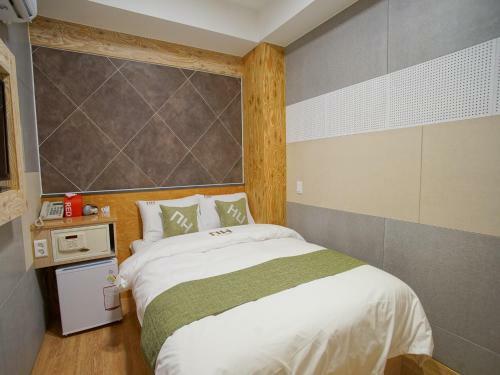 Hostal D.h Sinchon Guesthouse