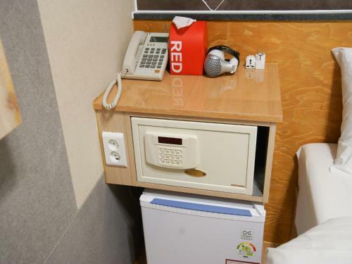 Hostal D.h Sinchon Guesthouse