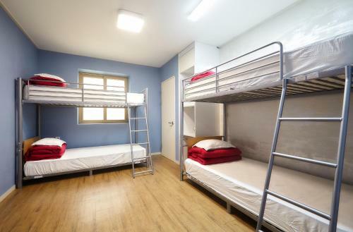 Hostal Red Guesthouse