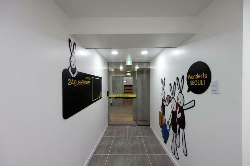 Hostal 24 Guesthouse Myeongdong Town