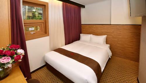 Hotel Skypark Myeongdong 3