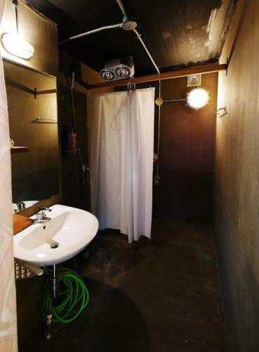Hostal Twotwo House