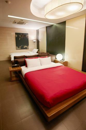 Tria Business & Boutique Hotel