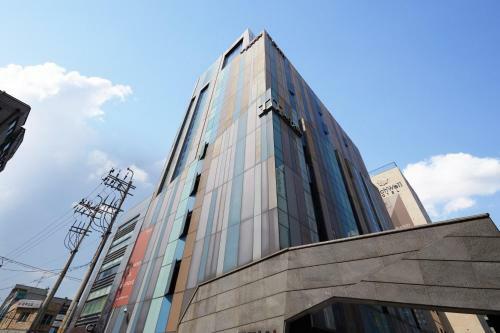 Tria Business & Boutique Hotel
