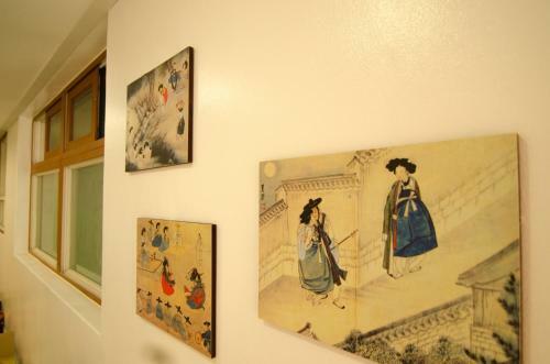 Hostal Kimchee Sinchon Guesthouse