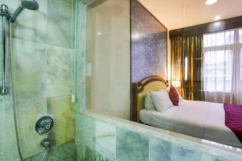 John's Pardede International Hotel