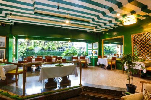 John's Pardede International Hotel