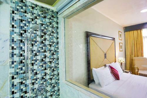 John's Pardede International Hotel