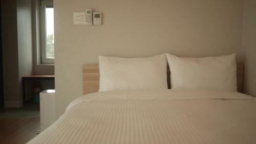 Eridu Cafe N Beds