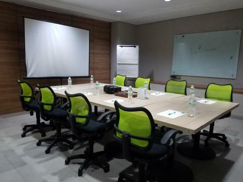 Hotel Legreen Suite Kuningan