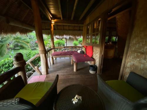 Flower Bud Bungalow Balangan