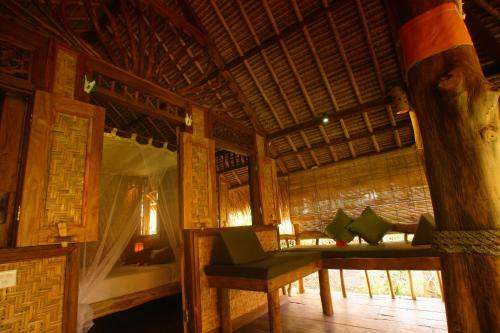 Flower Bud Bungalow Balangan