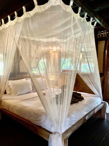 Flower Bud Bungalow Balangan