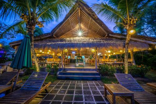 Flower Bud Bungalow Balangan