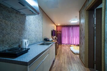 J.view Hotel