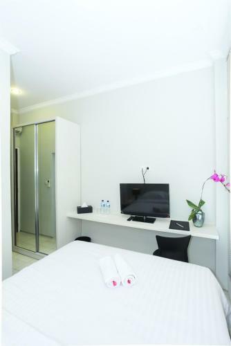 Hostal Topaz Residence