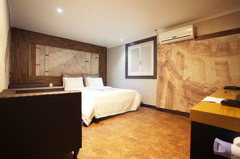 Luxe Hotel