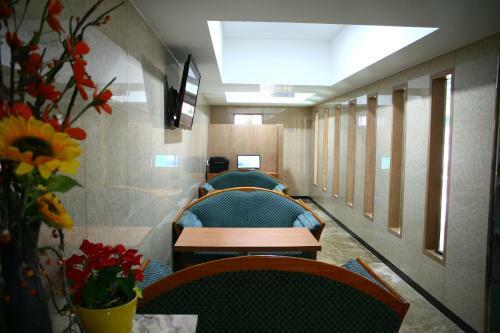 Songtan Metro Tourist Hotel