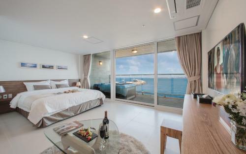 Hotel The Cloud Pool And Spa