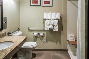 Hotel Comfort Suites I-35 North