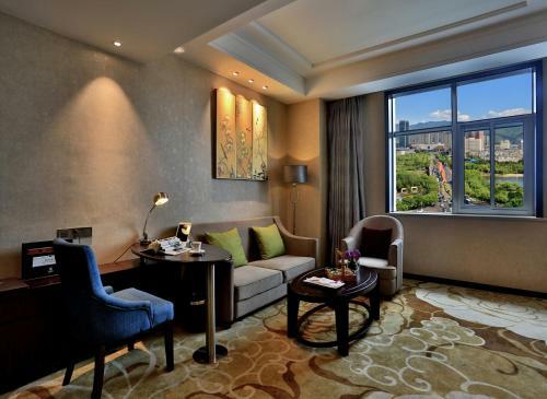 Yiwu Zhong Lian Kai Xin Hotel