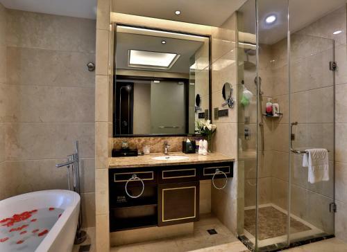 Yiwu Zhong Lian Kai Xin Hotel