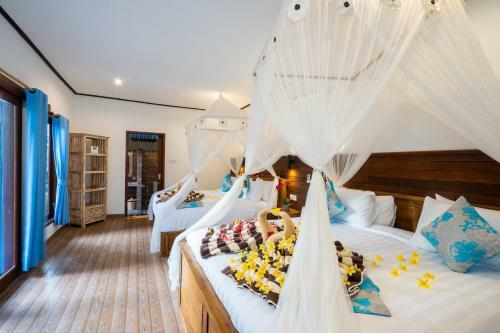 Breeze Villa