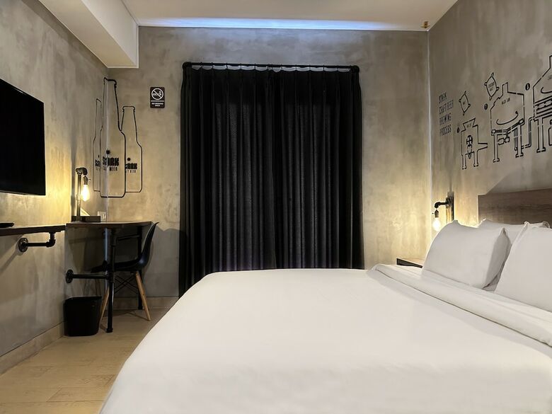 J Boutique Hotel