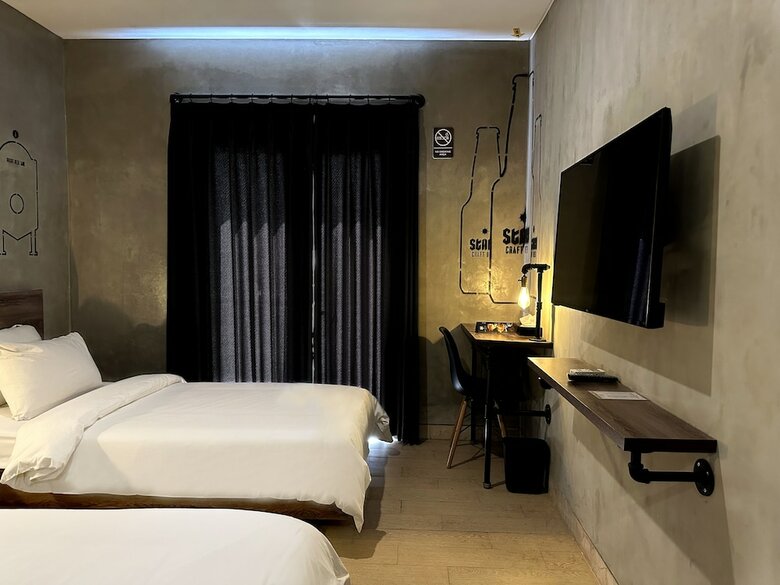 J Boutique Hotel