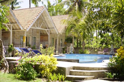 Hostal Coconut Village Guest House