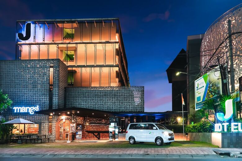 Grandmas Kuta Hotel