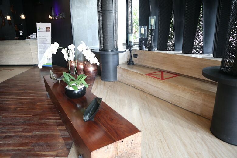 Grandmas Kuta Hotel