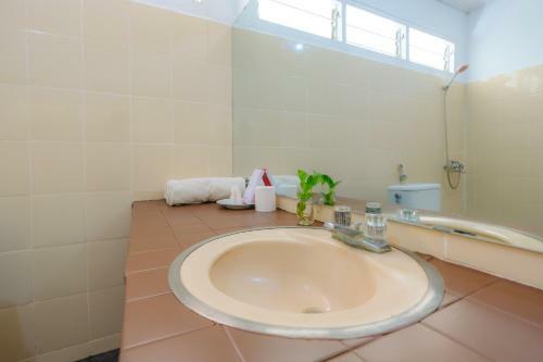 Hostal Oyo 1206 Lombok Guest House